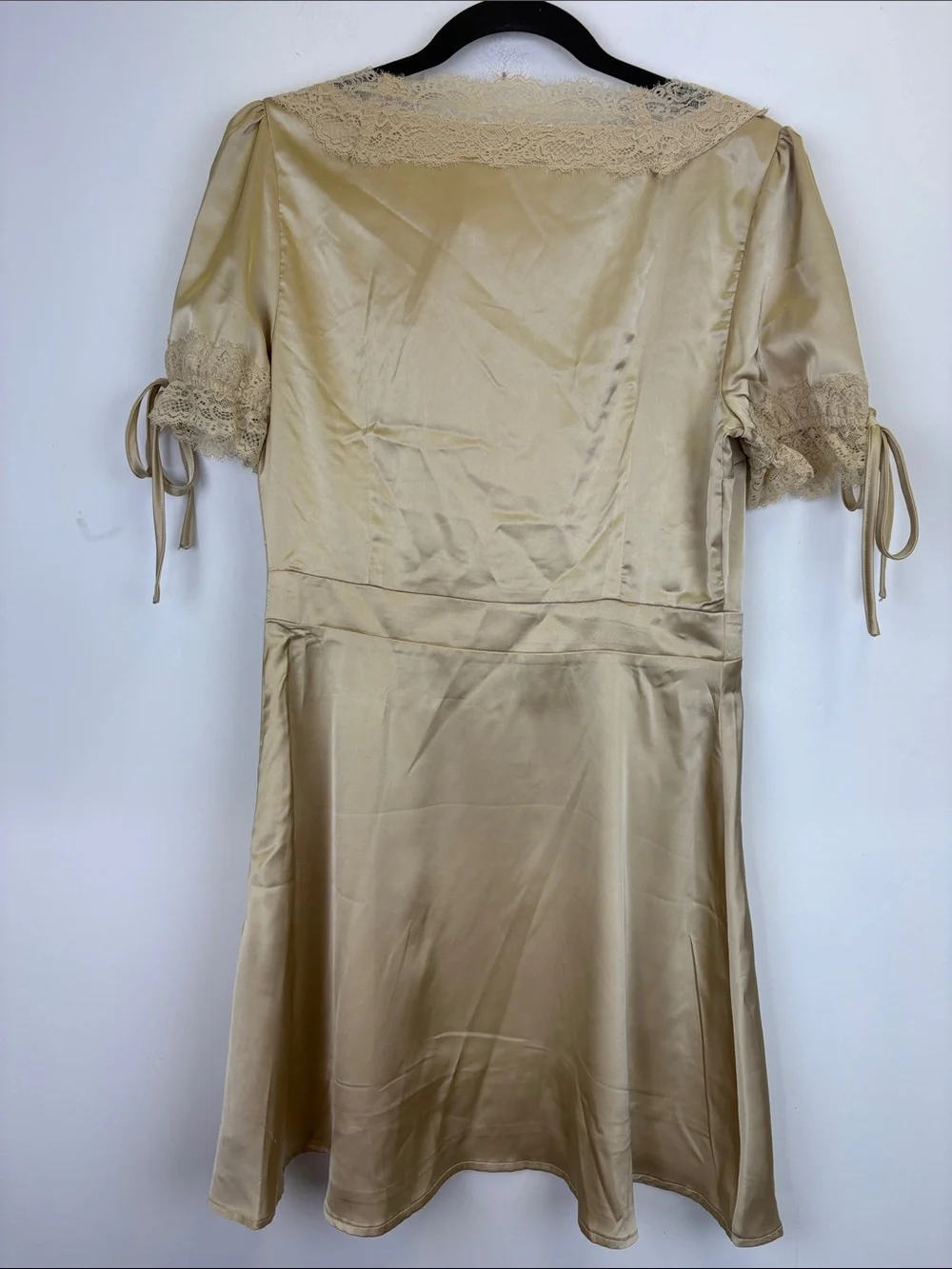 Rihoas Apricot Satin Lace Mini Dress Medium NWT V Neck Cottagecore Romantic - Picture 9 of 12